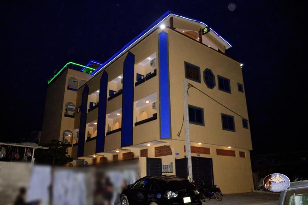 Glory Palace Hotel Cotonou Exterior photo